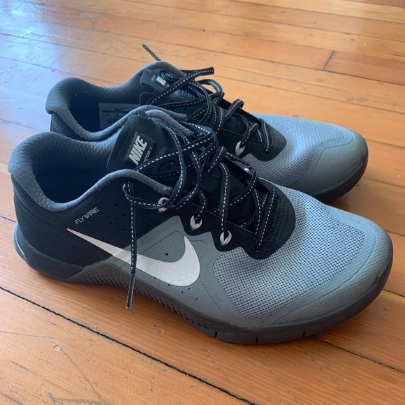 Women’s Metcon 2 size 8.5 grey/black - Picture 1 of 4